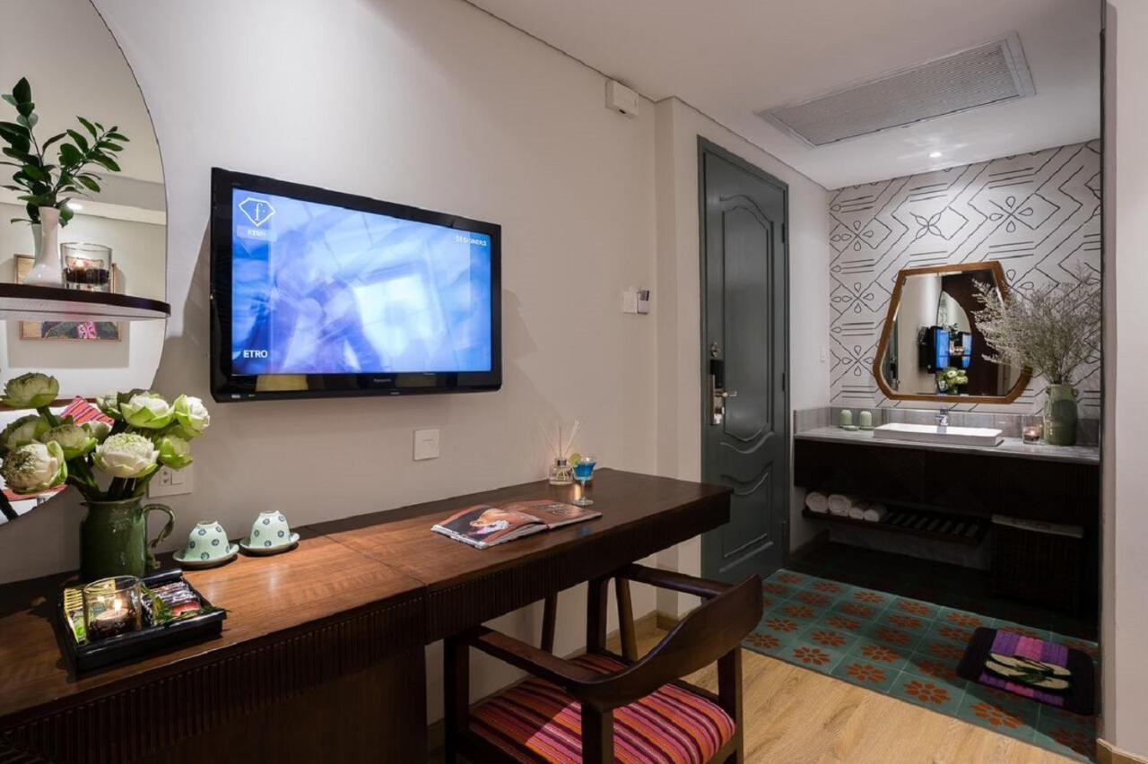 Au Legend Hotel